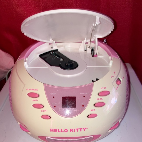 Vintage Hello Kitty CD Player - Picture 4 of 6